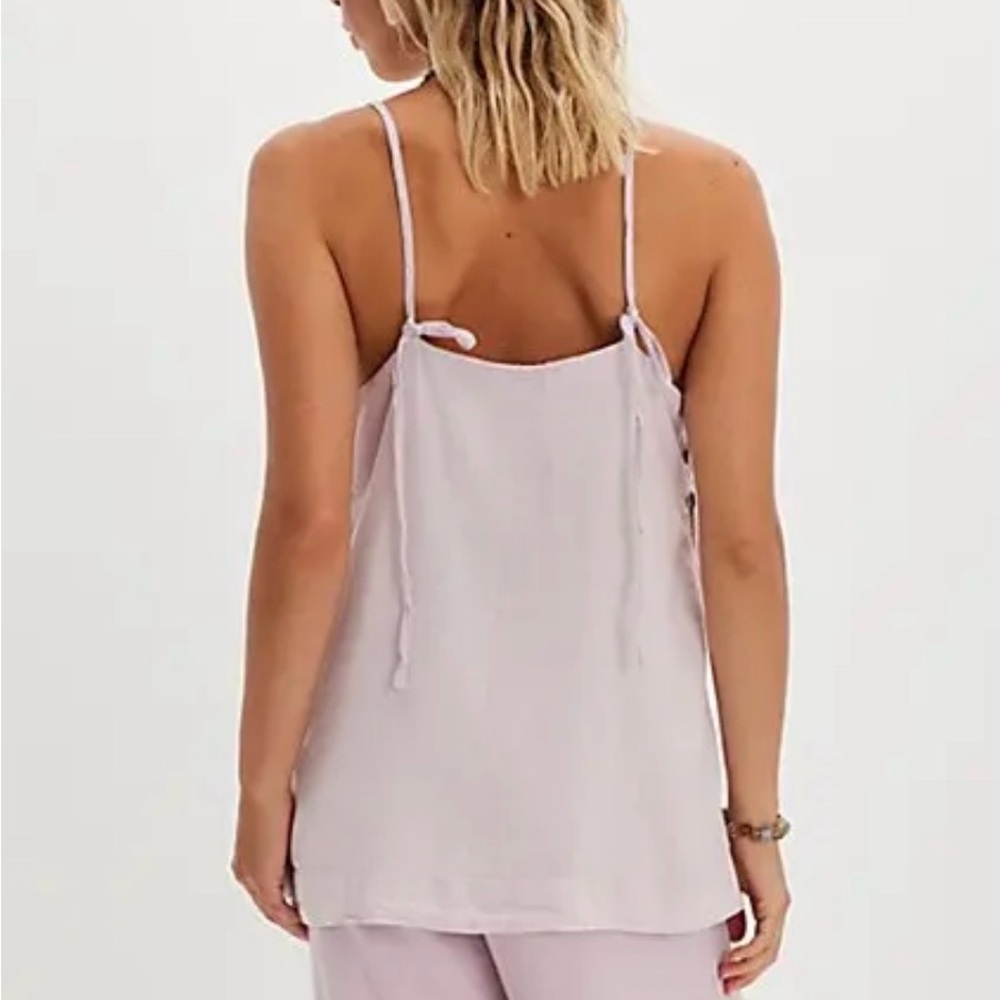 Z46. New Free PEOPLE
Sightseer Embroidered Linen Floral Embroidered Tank Top - Picture 4 of 5